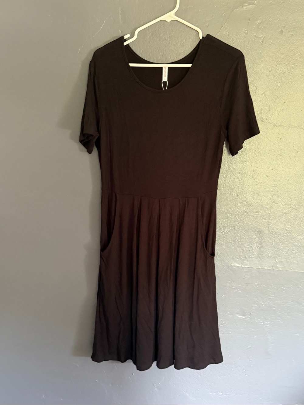 Everyday Black Short-Sleeve Pocket Mini Dress